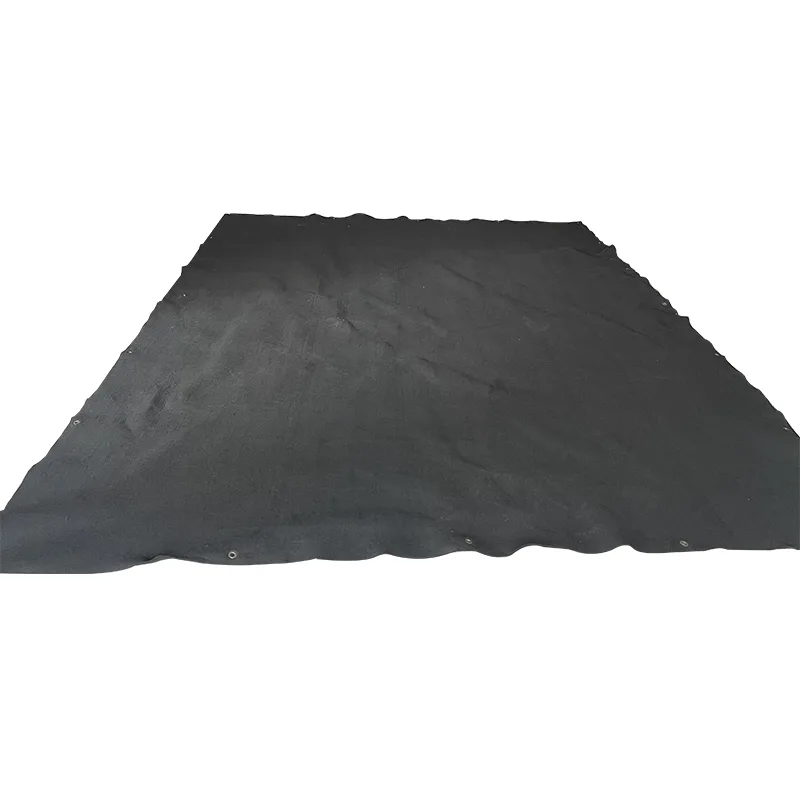 Füllkissen aus recyceltem Material mit Ösen